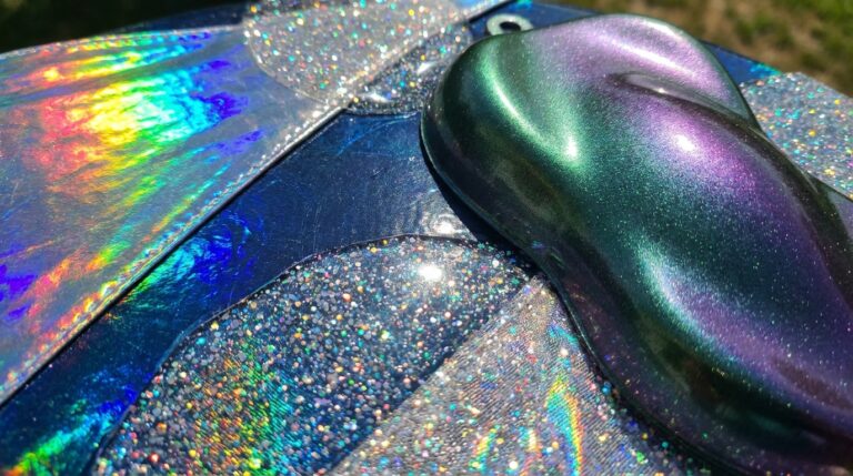 découvrez nos effets spéciaux uniques : holographique, flip-flop, pailleté et bien plus pour sublimer vos créations avec éclat et originalité.